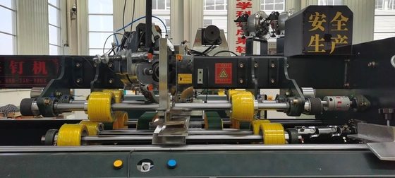 Yarı Otomatik Çift Servo Tek Parça Dikiş Makinası PLC kontrollü 2000 Model
