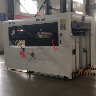 BMY-1500 Yarım Otomatik Gürültülü Karton Döşeme ve Kırpma Makinesi