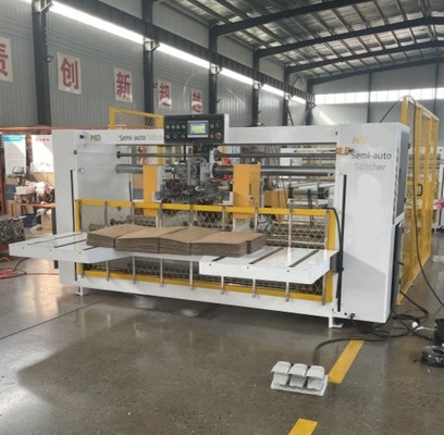 Karton Kutusu Dikiş Makinesi Yüksek Verimlilik Küçük Hata Yapma için Gürültülü Kutusu