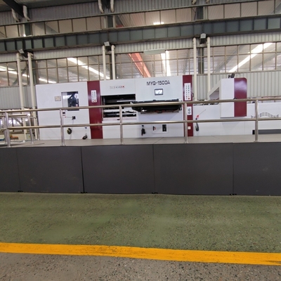 Yumuşak 980mm Dalgalanmış Karton Öldürme Kesicisi PLC Kontrolü