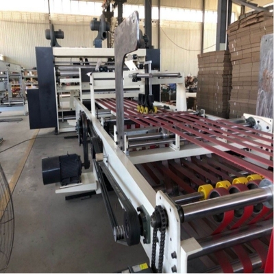 Özelleştirilebilir Mükemmel Dalgalanmış Kağıt Flexo Folder Gluer Makine Yarım Otomatik