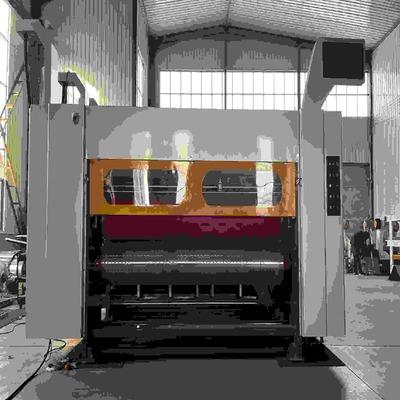 150m/dak Max. Mekanik Hız Küçük Levha Boyutları ve 350/530mm Max. Yiv Derinliği için Oluklu Döner Yiv Açma Makinesi