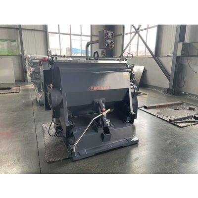 7000kg Gömlek Karton Döşeme Kesme Makinesi Kesme Hızıyla Saatte 4800 ila 8000 Yaprak Güvenlik Korumaları Güvenlik için