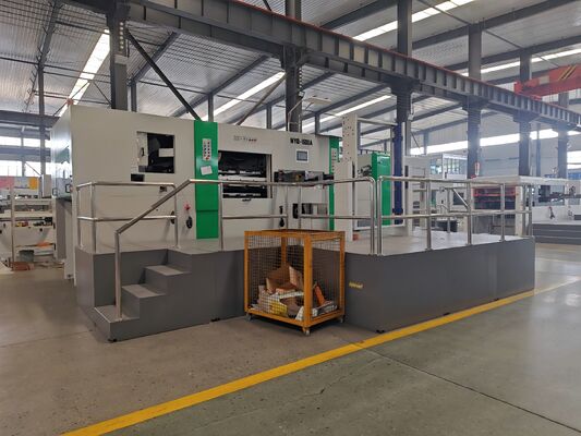 Yüksek Hızlı Tam Otomatik Ölçüm Kesme ve Kırpma Makinesi, hassaslukla dalgalanmış karton işleme için