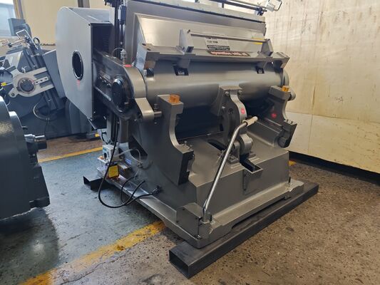 Ağır Güçlü Elli Gömlekli Karton Düzme Kesme Makinesi ML1200, 1200 × 830 mm Boyutlu ve Dört Güvenlik Sistemi