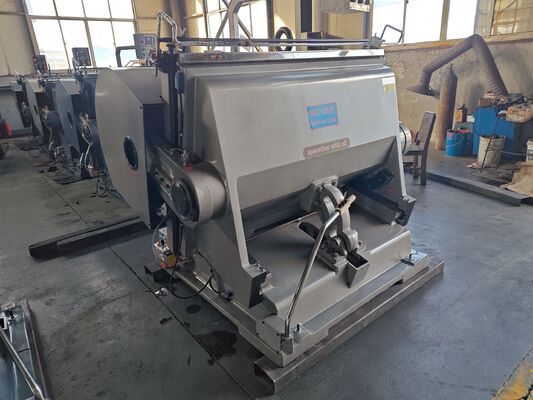 ML1500 Yarı Otomatik Oluklu Karton Kalıp Kesme Makinesi, Dört Sigorta Parçalı ve Elektrikli Emiş Plakalı Fren Debriyajlı 1500×1050 mm