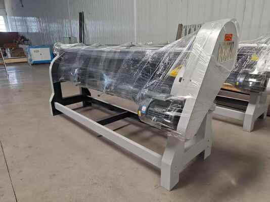 Yüksek Hızlı 40 Adet/dk Oluklu Döner Yarıcı Makine, 2500mm Maksimum Levha Genişliği ve Hassas Köşe Kesme Boyutu 0-60x350
